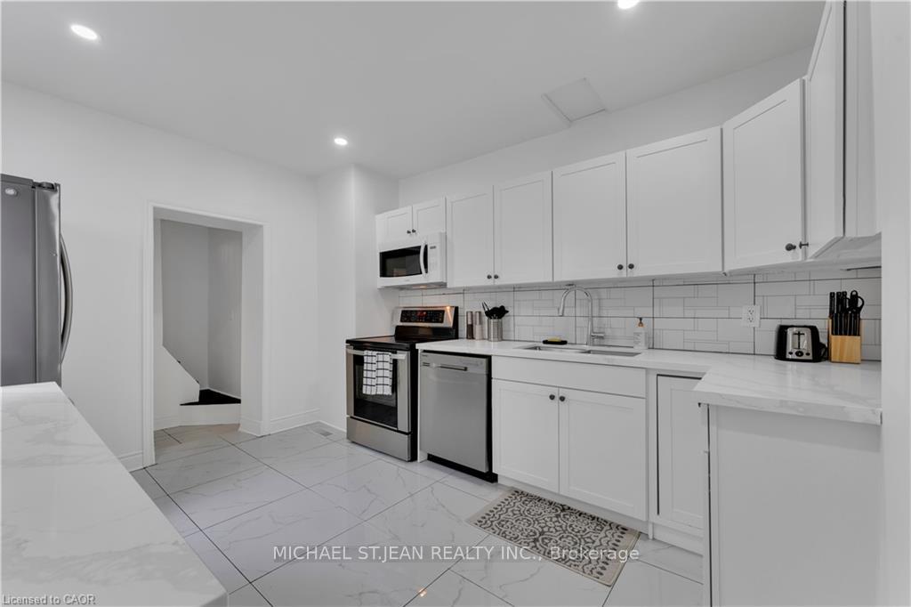 Photo 8 of 237 West Avenue, Hamilton, North End — HOMEH