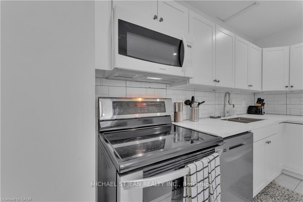 Photo 10 of 237 West Avenue, Hamilton, North End — HOMEH