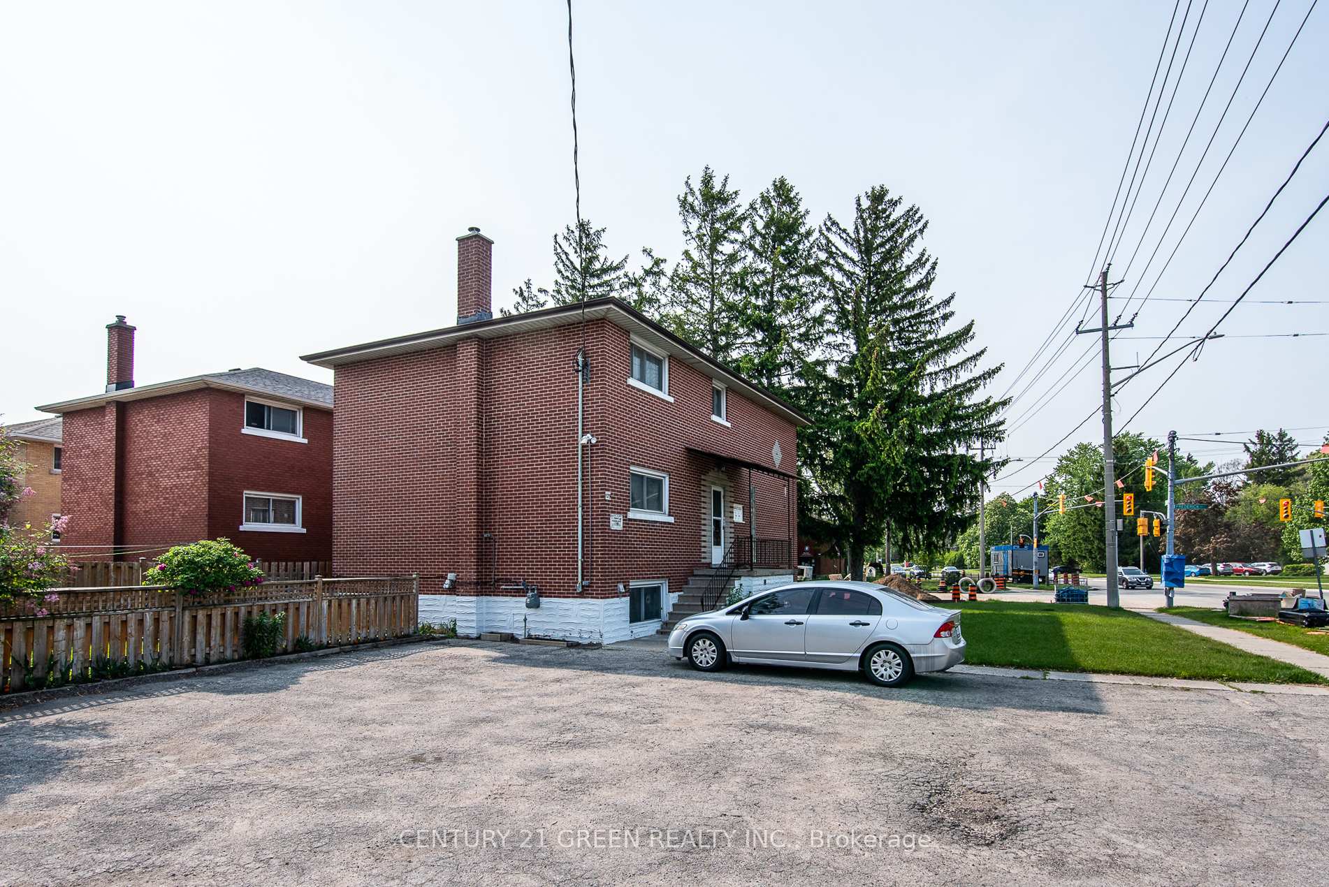Photo 7 of 129 River Road E, Kitchener, Heritage Park/Rosemount — HOMEH