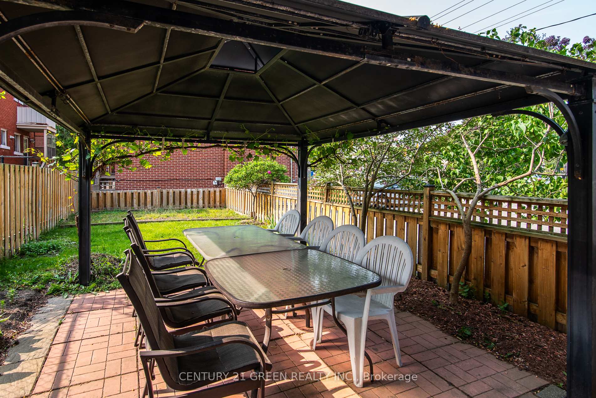 Photo 9 of 129 River Road E, Kitchener, Heritage Park/Rosemount — HOMEH