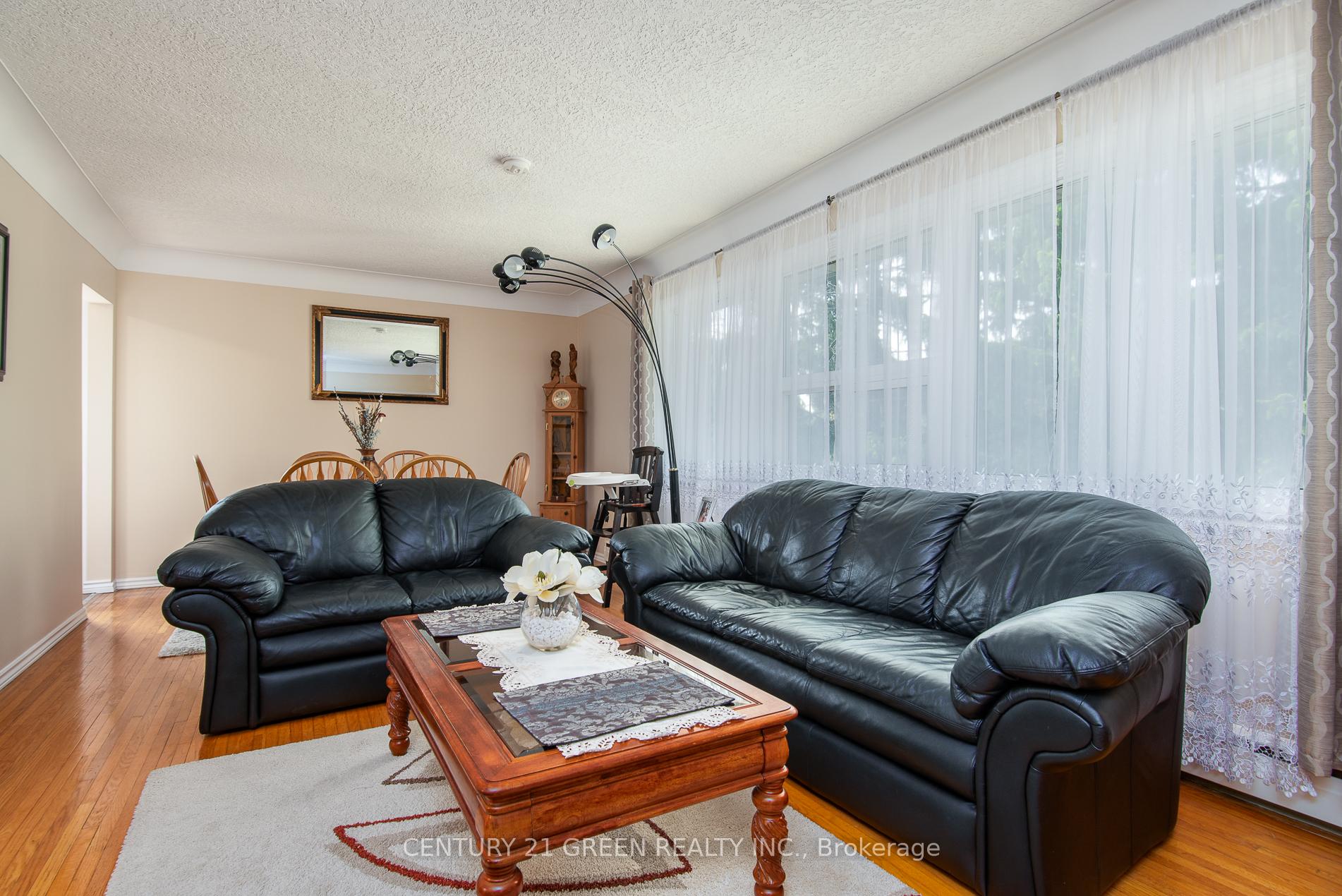 Photo 13 of 129 River Road E, Kitchener, Heritage Park/Rosemount — HOMEH