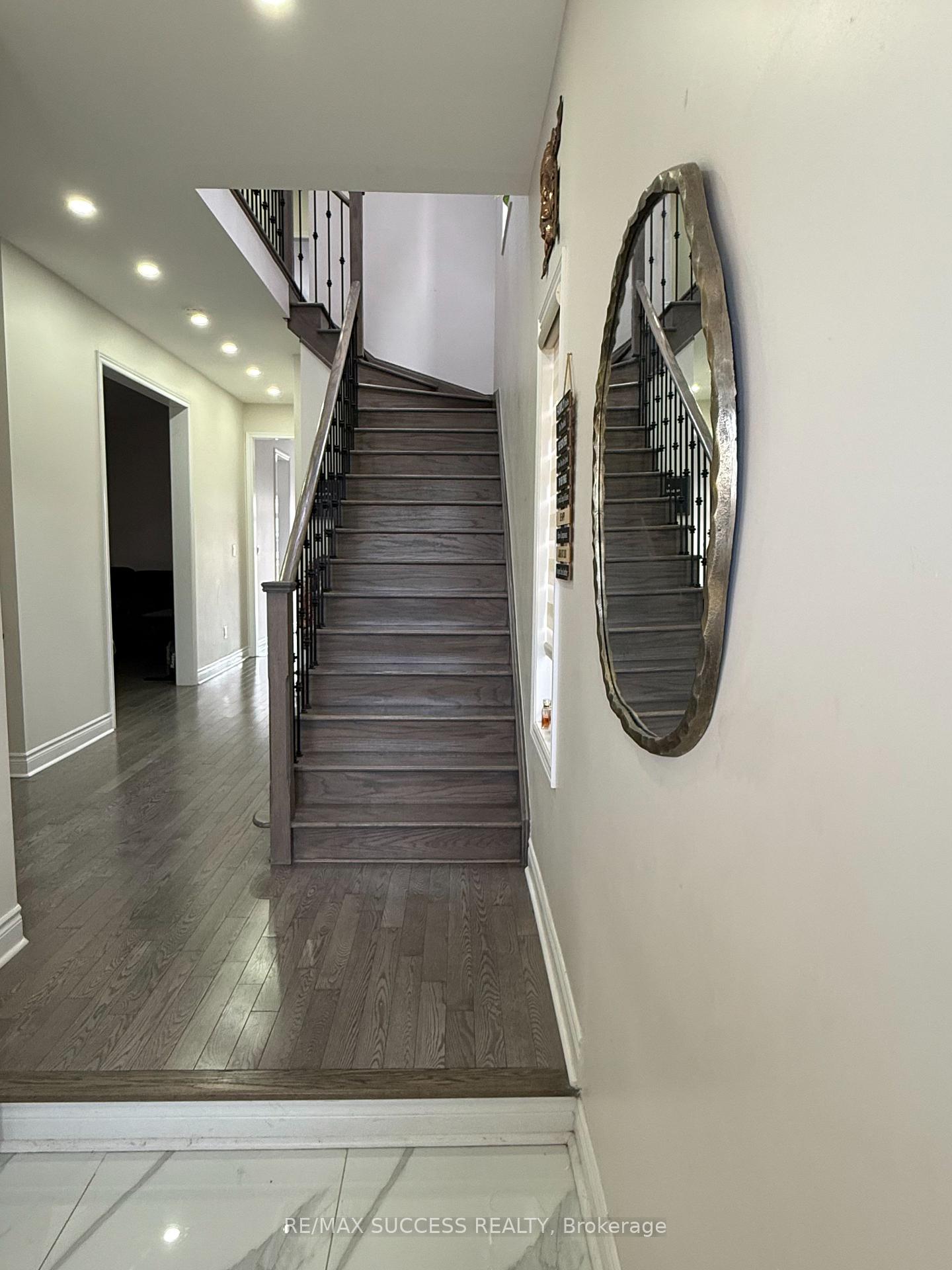Photo 3 of 120 Morningside Drive, Halton Hills, Georgetown — HOMEH