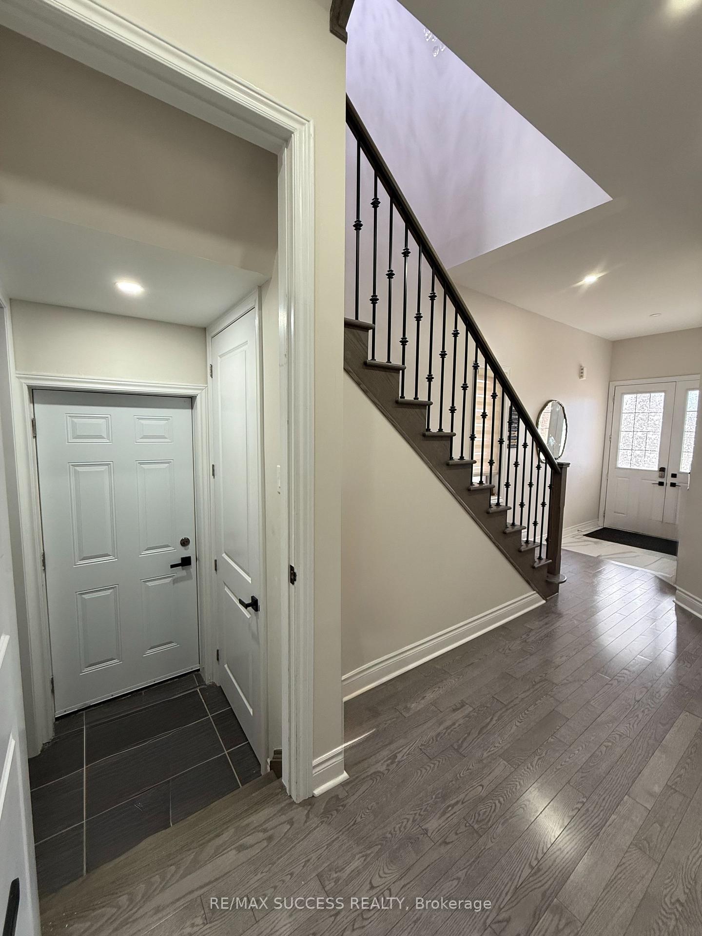 Photo 5 of 120 Morningside Drive, Halton Hills, Georgetown — HOMEH