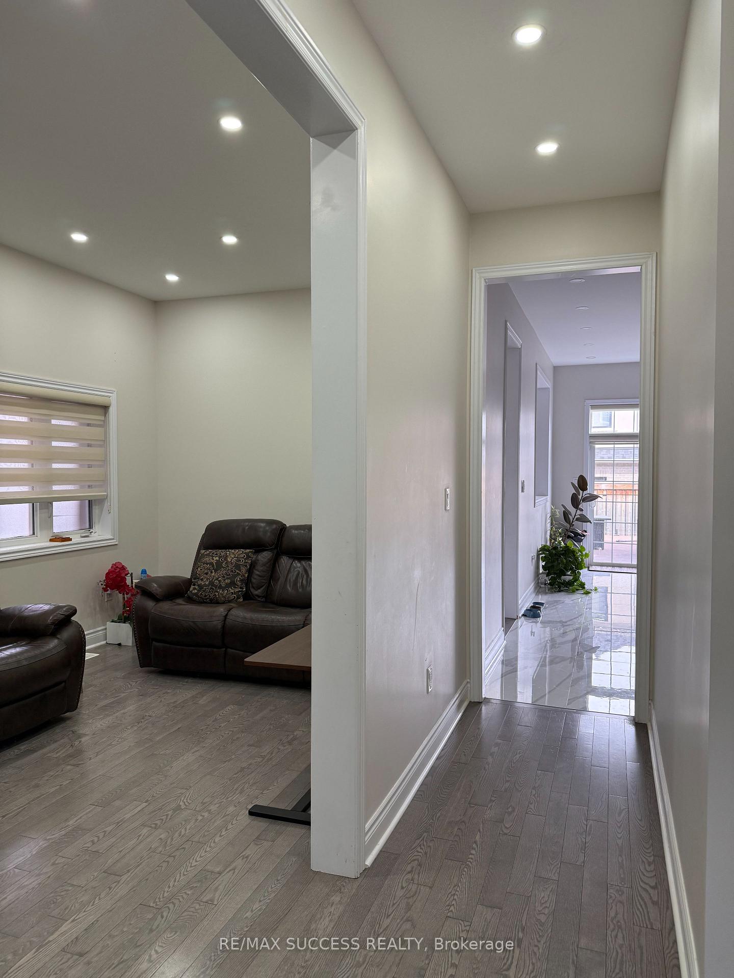 Photo 7 of 120 Morningside Drive, Halton Hills, Georgetown — HOMEH