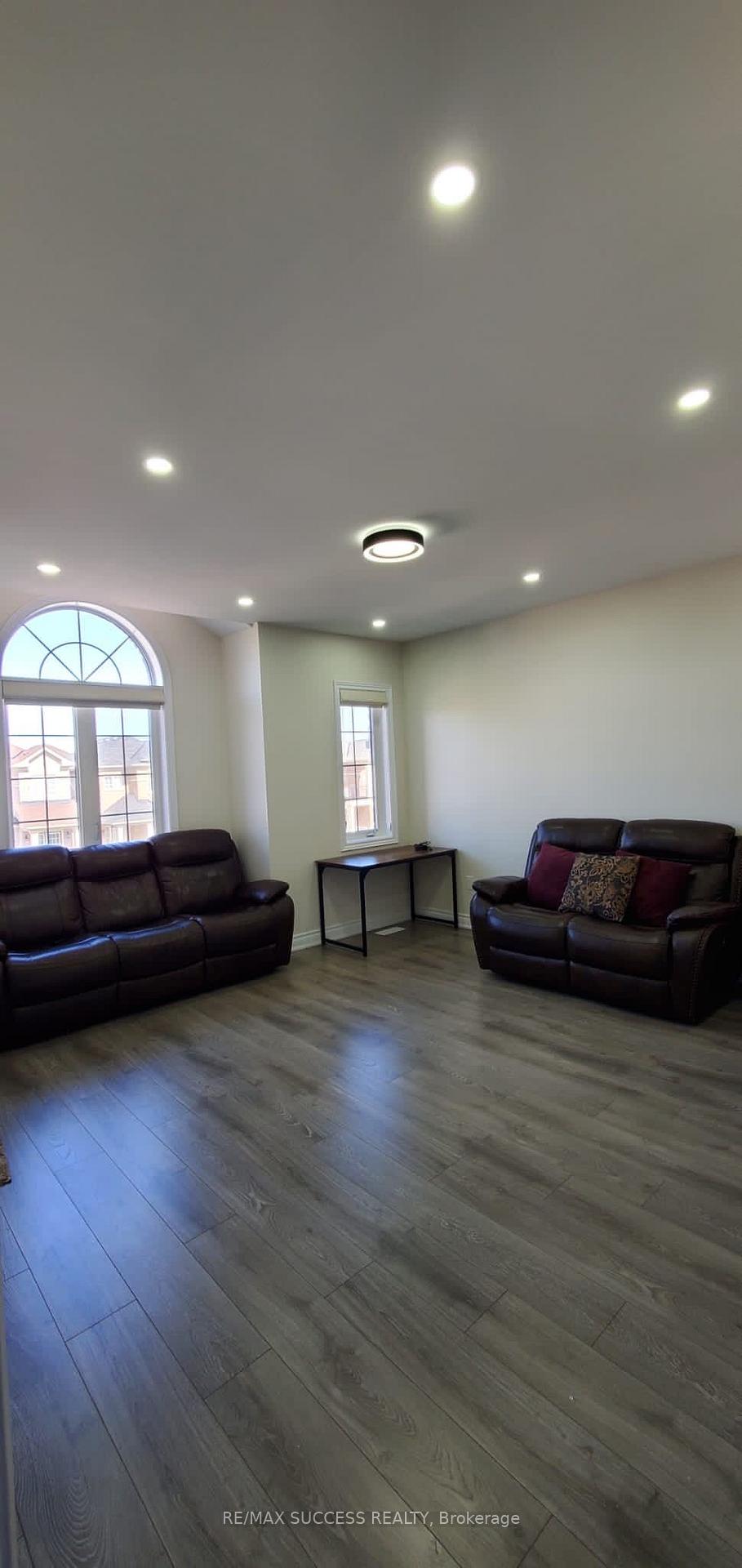 Photo 23 of 120 Morningside Drive, Halton Hills, Georgetown — HOMEH