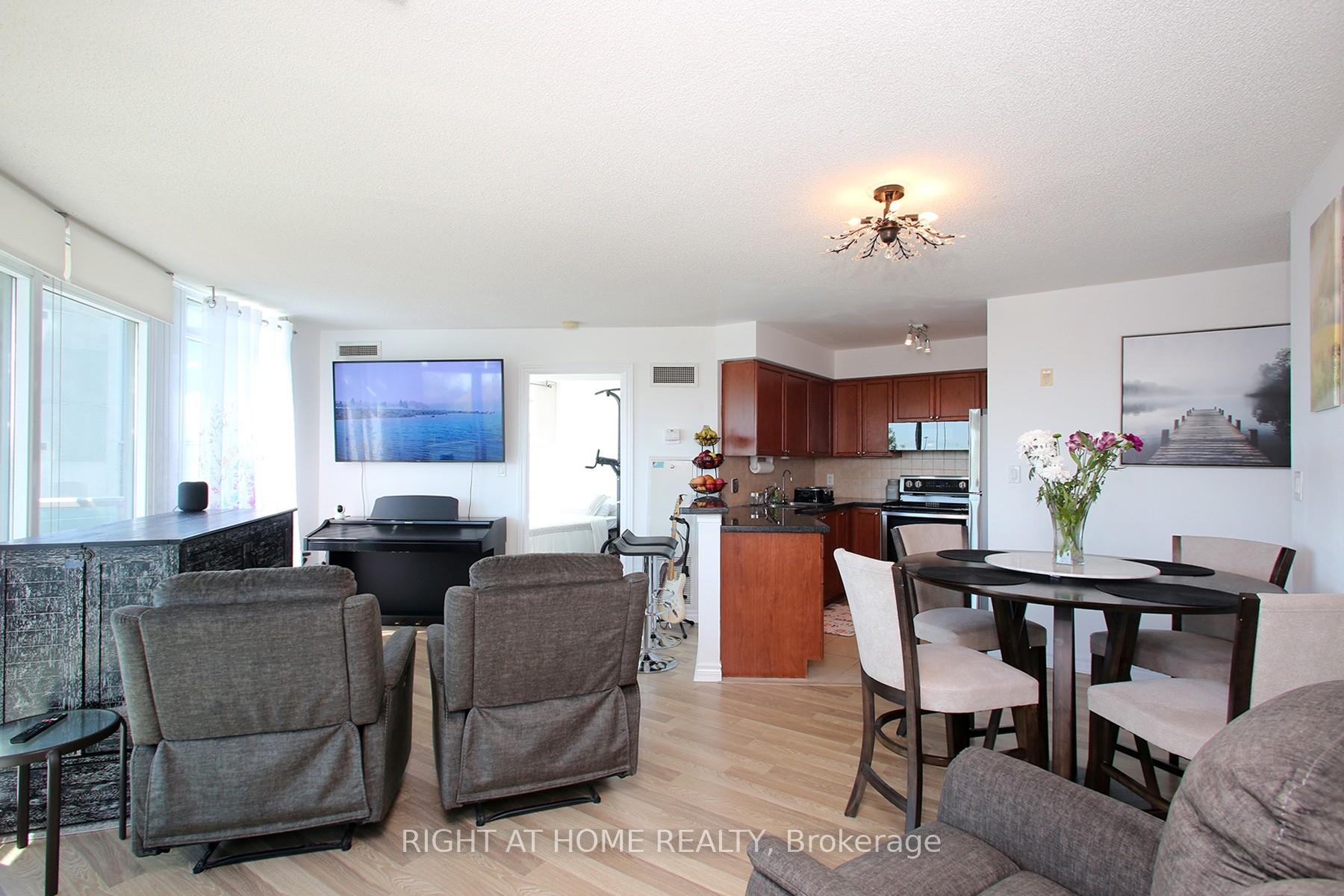 Photo 3 of Unit 505, 3830 Bathurst Street, North York, Clanton Park — HOMEH