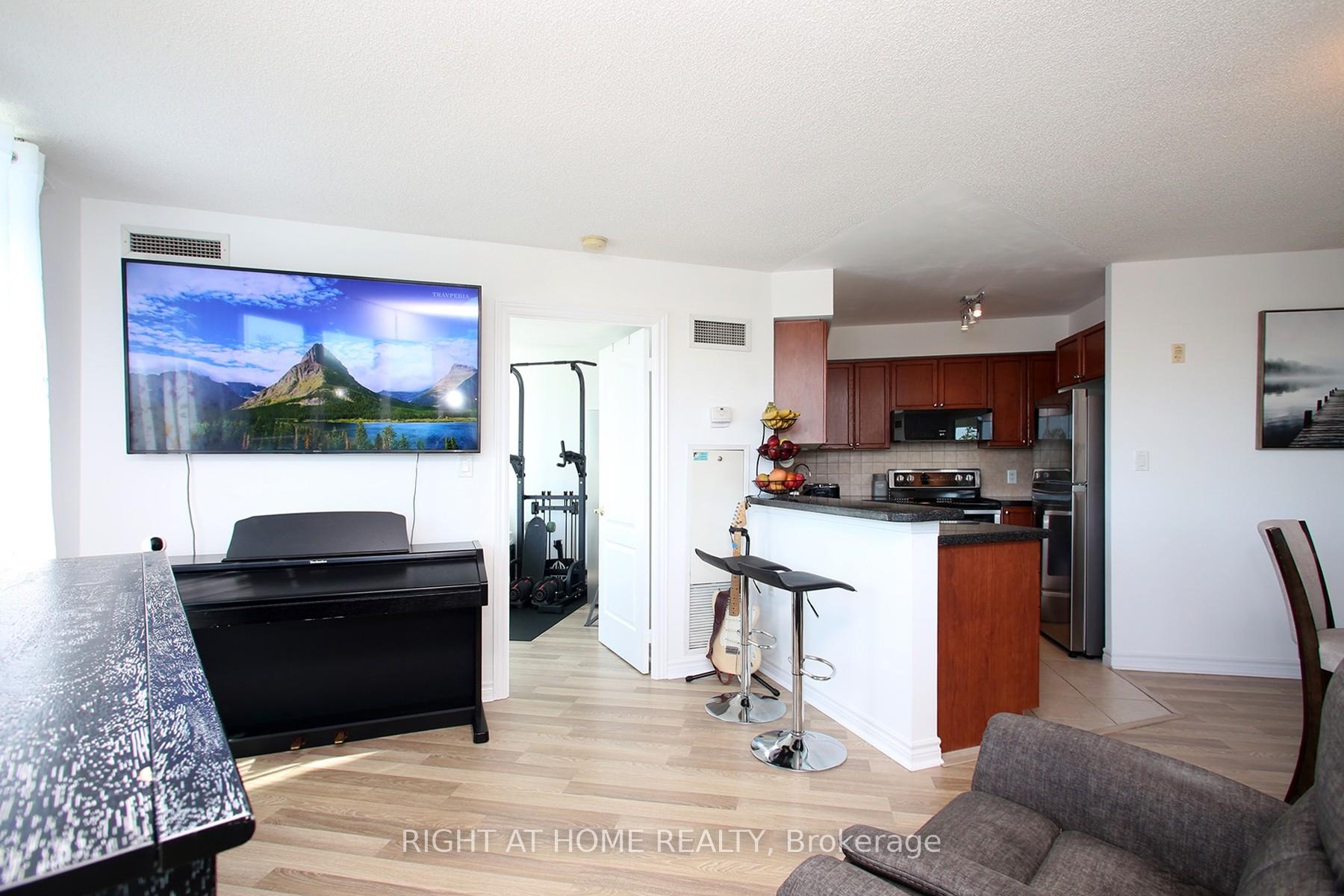 Photo 7 of Unit 505, 3830 Bathurst Street, North York, Clanton Park — HOMEH