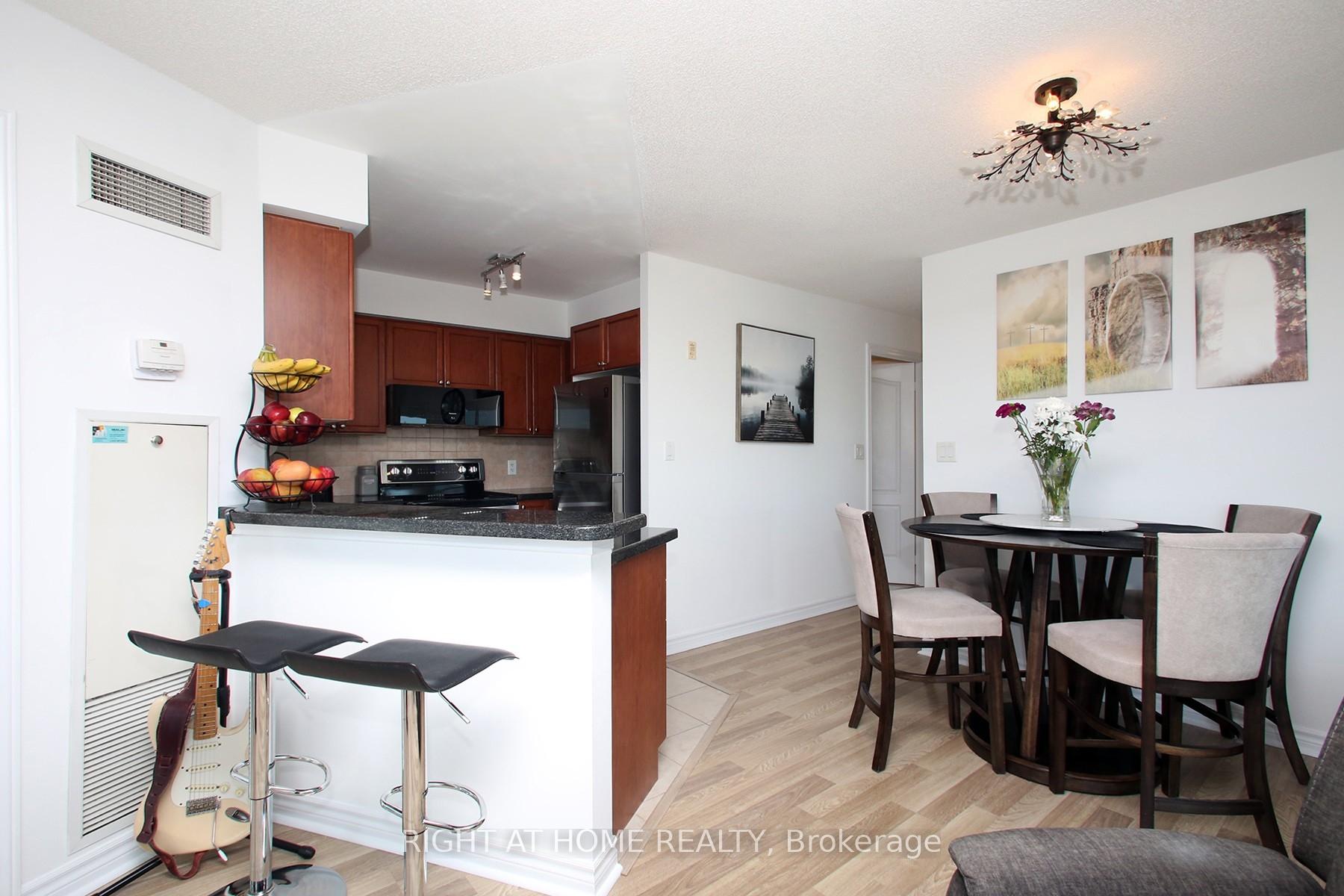 Photo 8 of Unit 505, 3830 Bathurst Street, North York, Clanton Park — HOMEH