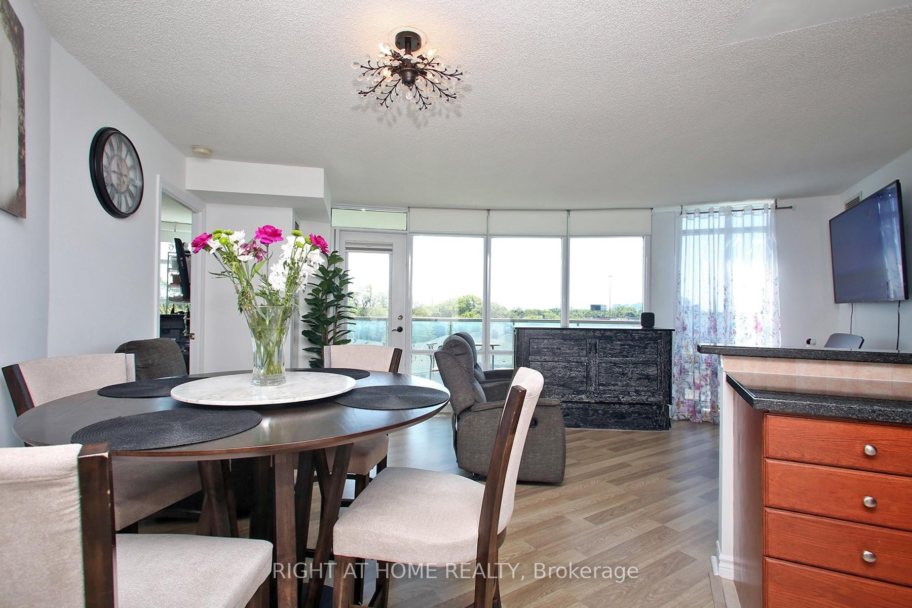 Photo 9 of Unit 505, 3830 Bathurst Street, North York, Clanton Park — HOMEH
