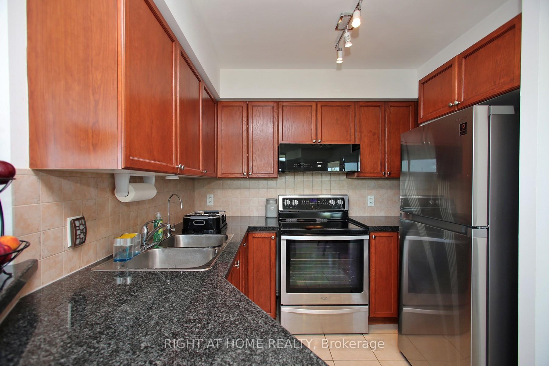 Photo 10 of Unit 505, 3830 Bathurst Street, North York, Clanton Park — HOMEH
