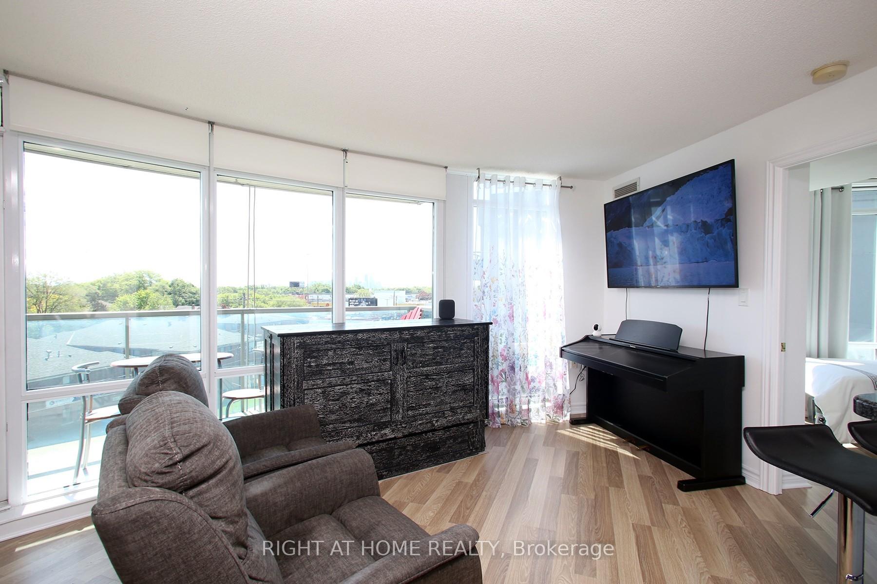 Photo 12 of Unit 505, 3830 Bathurst Street, North York, Clanton Park — HOMEH