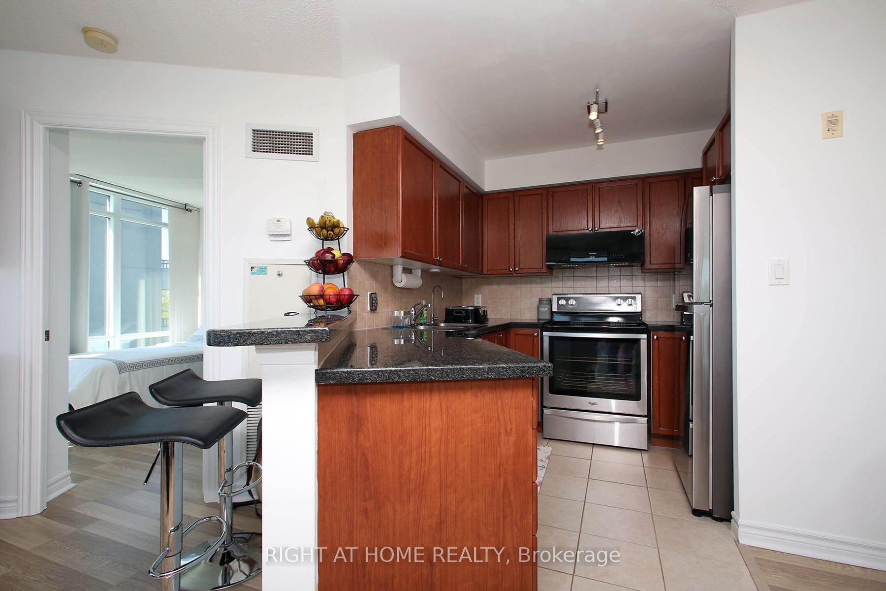 Photo 15 of Unit 505, 3830 Bathurst Street, North York, Clanton Park — HOMEH