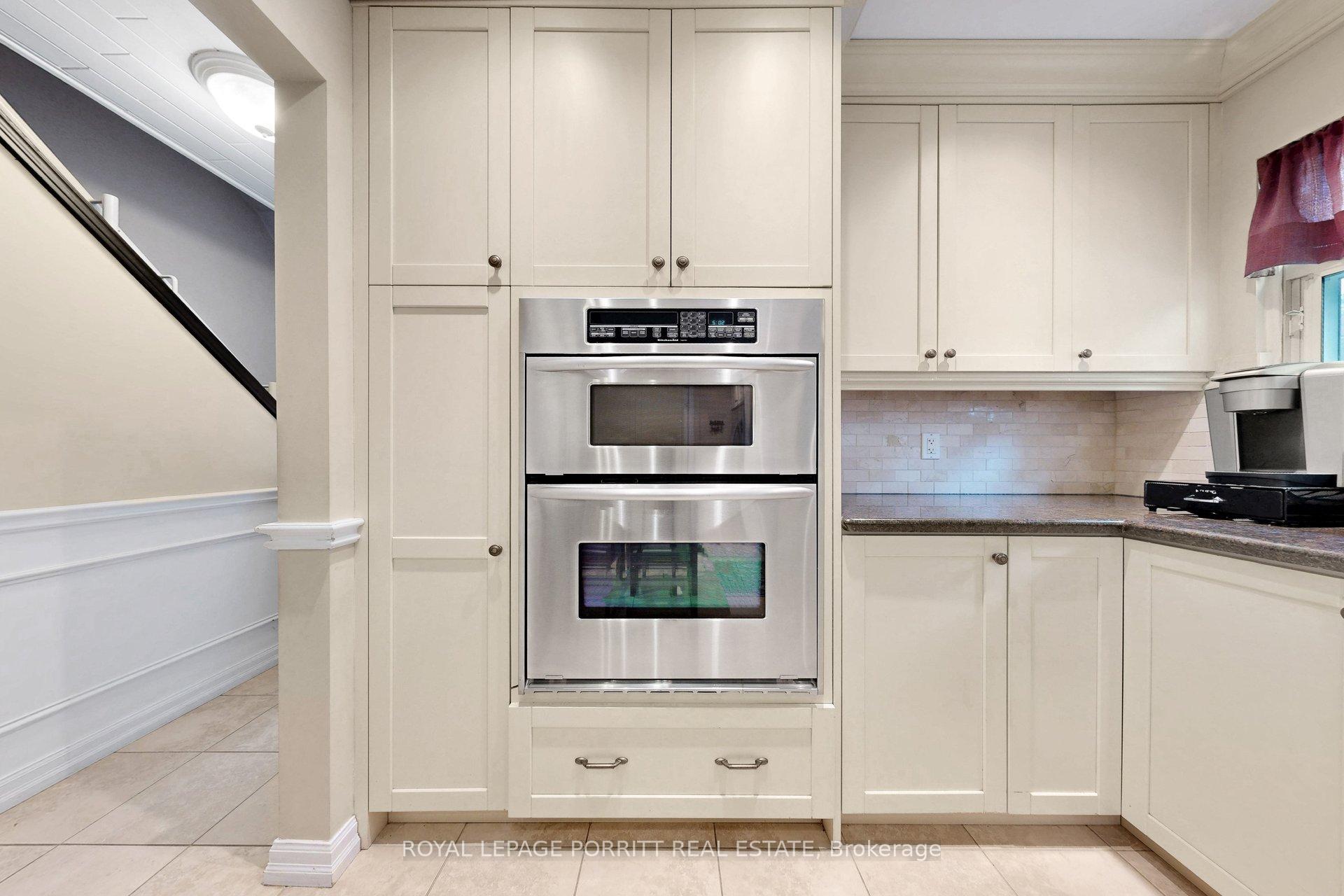 Photo 5 of 14 Heslop Drive, Etobicoke, Alderwood — HOMEH