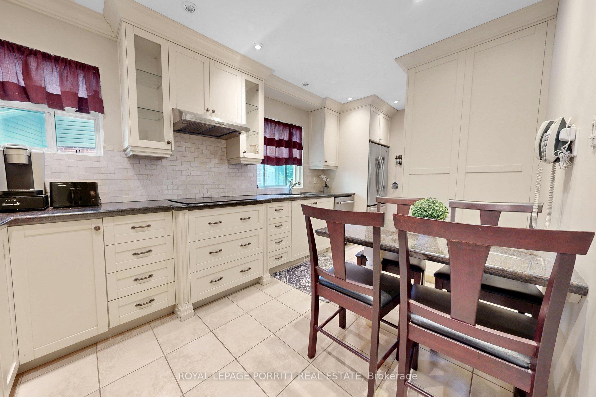 Photo 7 of 14 Heslop Drive, Etobicoke, Alderwood — HOMEH