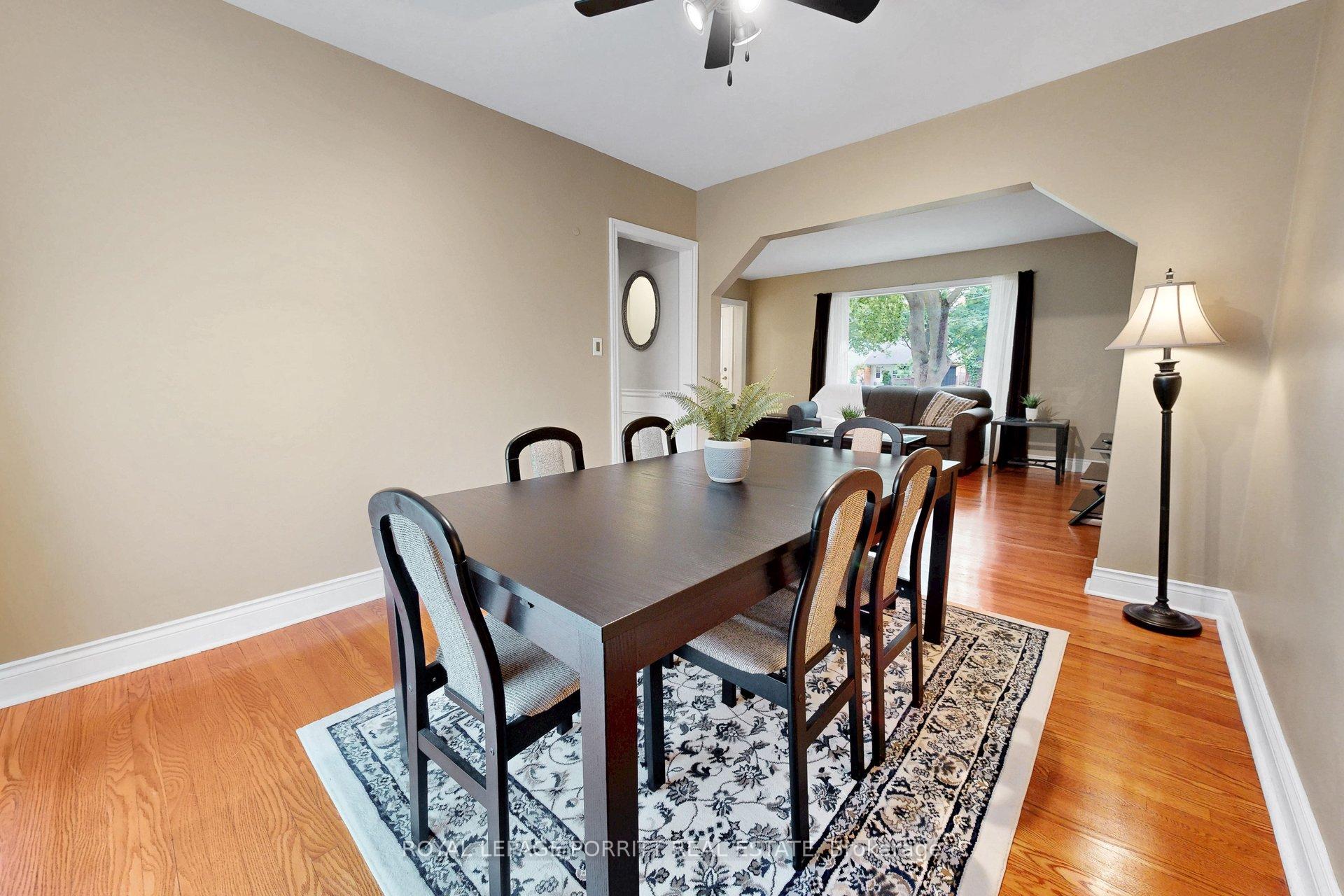 Photo 16 of 14 Heslop Drive, Etobicoke, Alderwood — HOMEH
