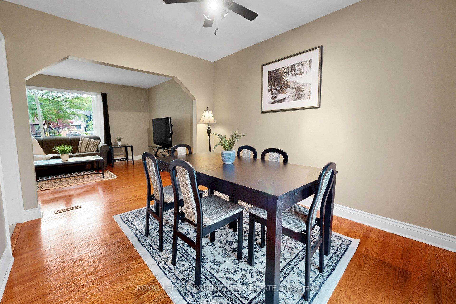 Photo 17 of 14 Heslop Drive, Etobicoke, Alderwood — HOMEH