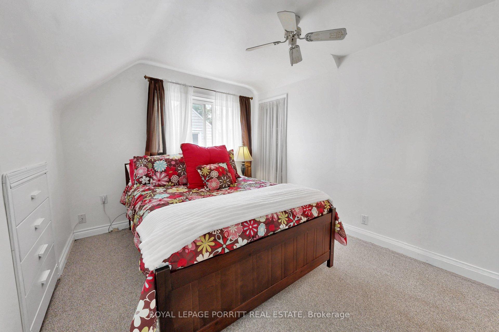 Photo 21 of 14 Heslop Drive, Etobicoke, Alderwood — HOMEH