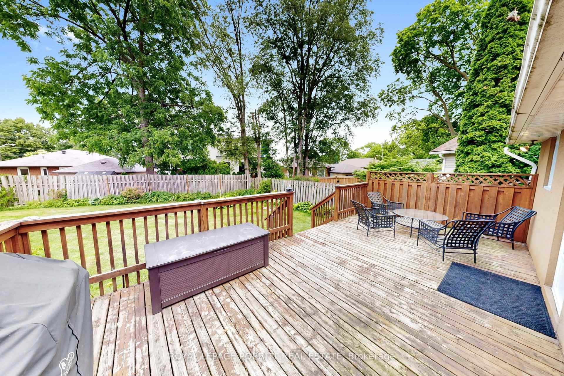 Photo 38 of 14 Heslop Drive, Etobicoke, Alderwood — HOMEH