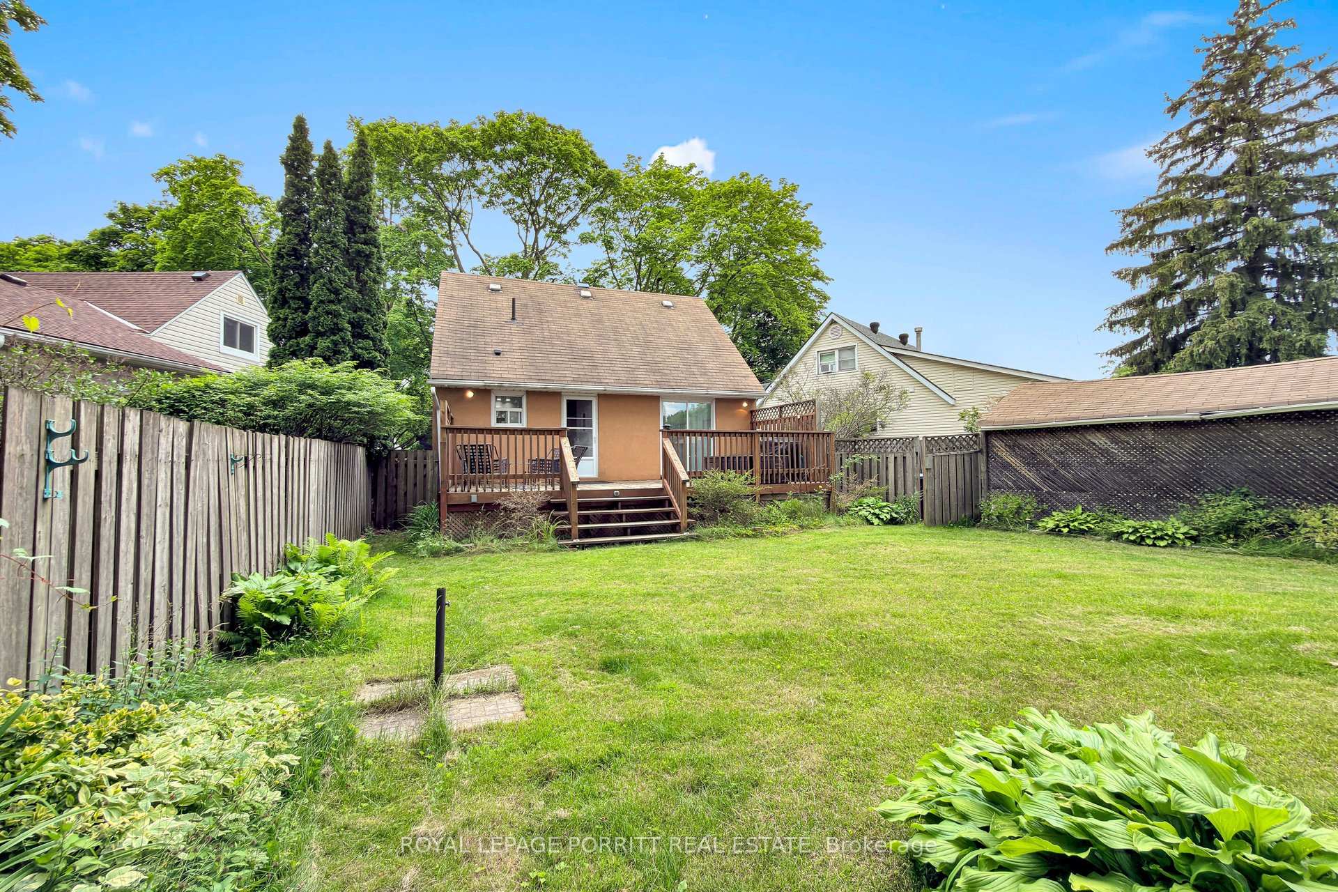 Photo 43 of 14 Heslop Drive, Etobicoke, Alderwood — HOMEH