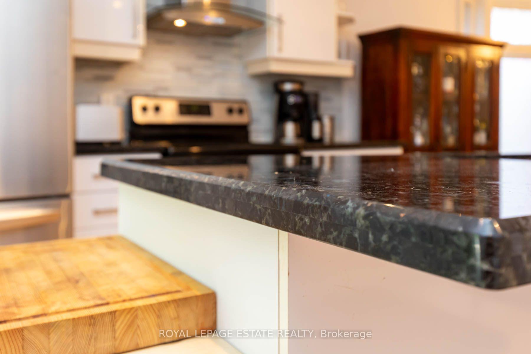 Photo 11 of 48 Bloomfield Avenue, Toronto, South Riverdale — HOMEH