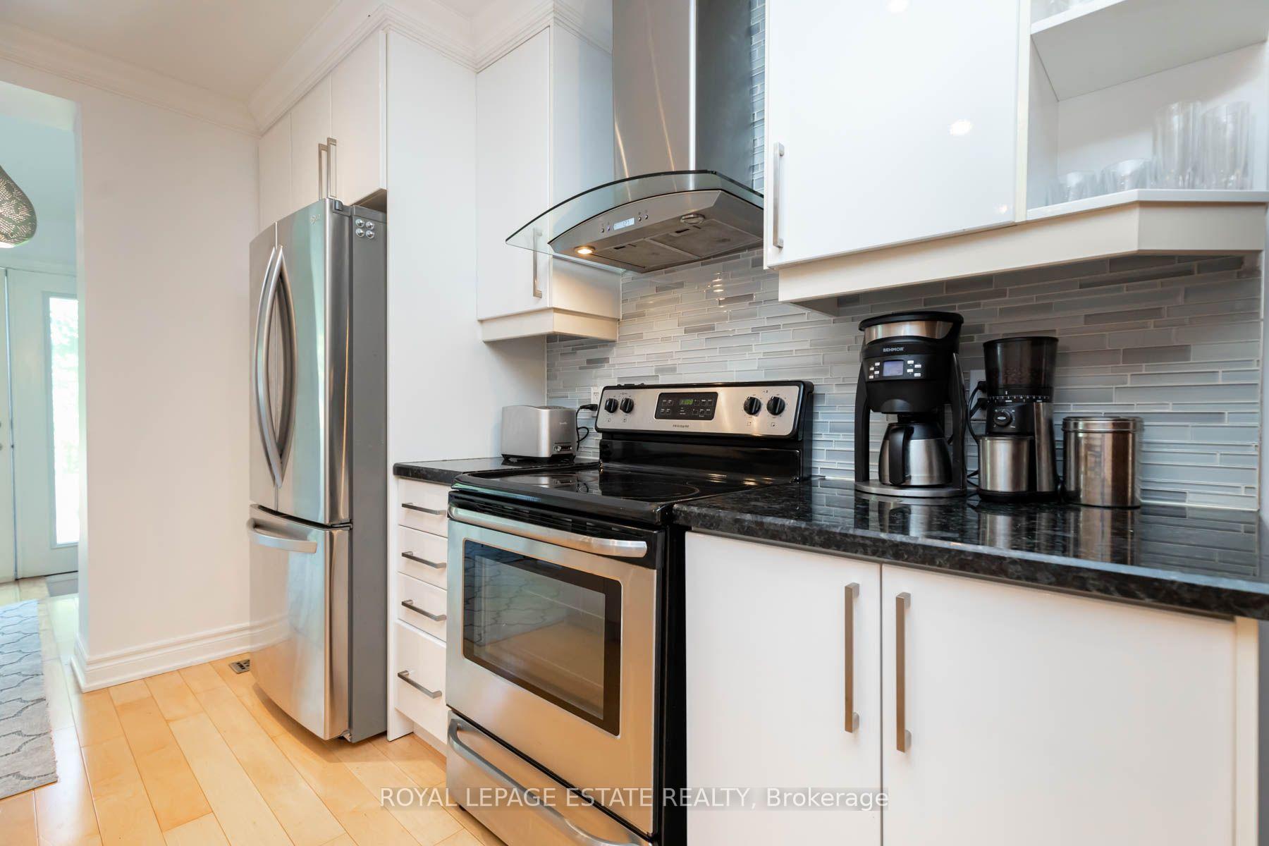Photo 14 of 48 Bloomfield Avenue, Toronto, South Riverdale — HOMEH