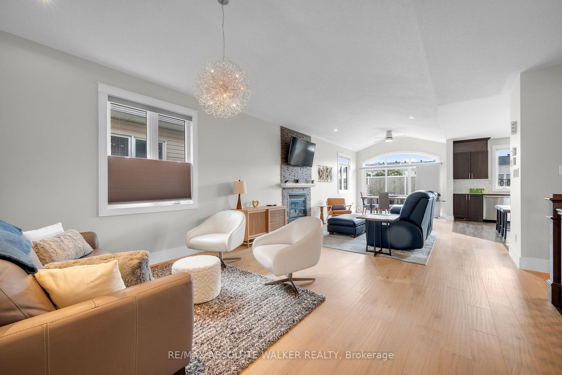 Photo 2 of 355 Nestleton Street, Ottawa, Avalon East — HOMEH