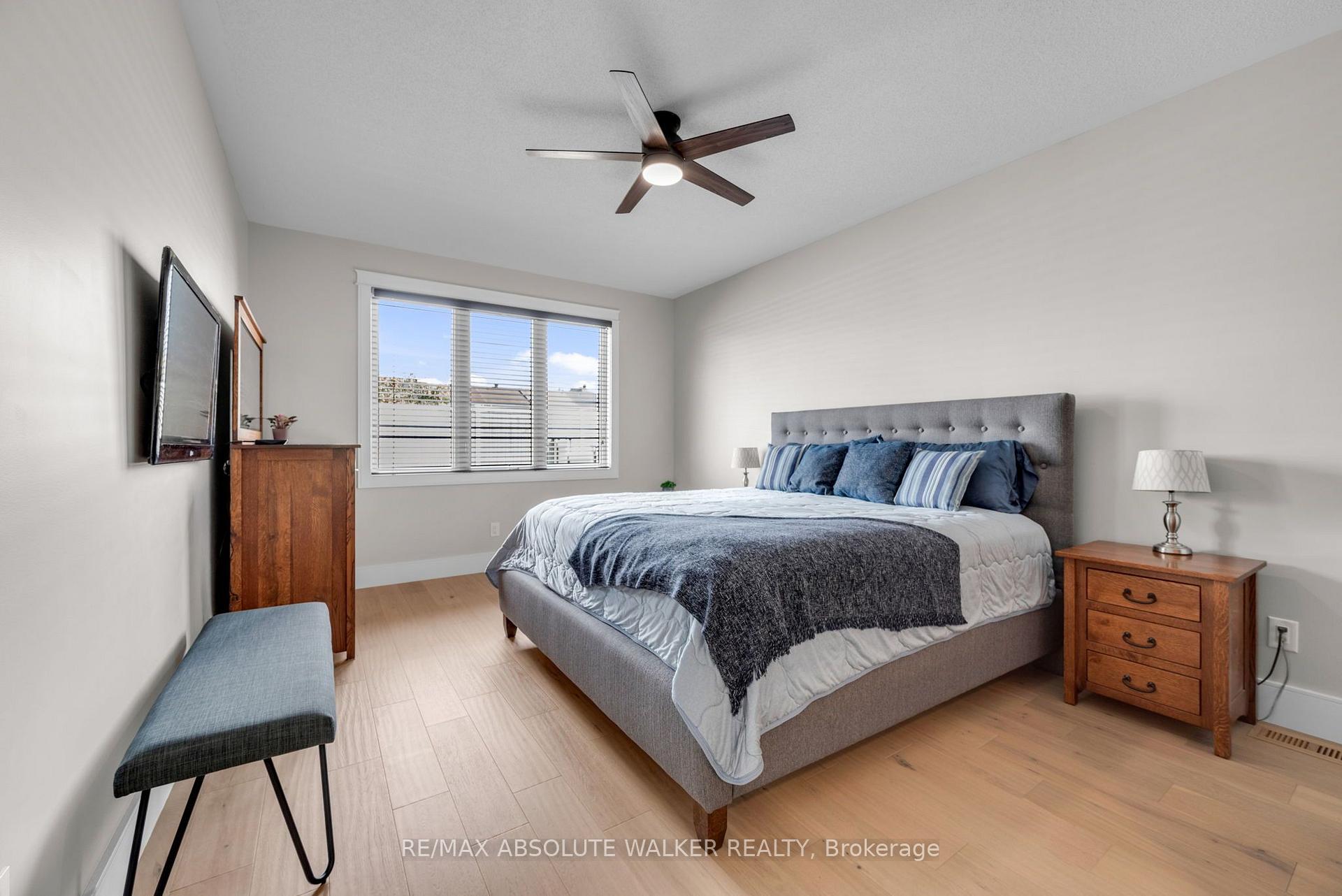 Photo 5 of 355 Nestleton Street, Ottawa, Avalon East — HOMEH