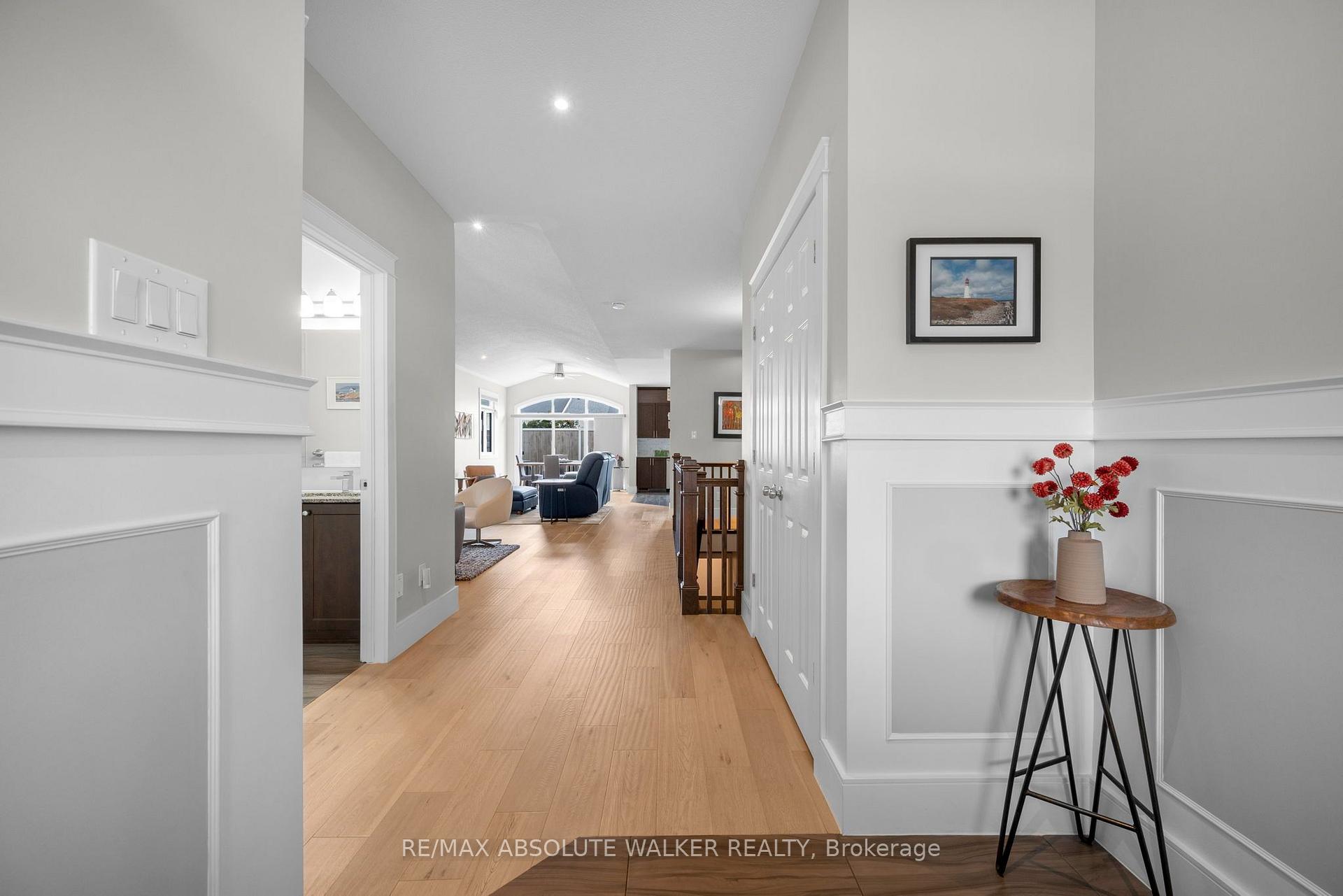 Photo 11 of 355 Nestleton Street, Ottawa, Avalon East — HOMEH