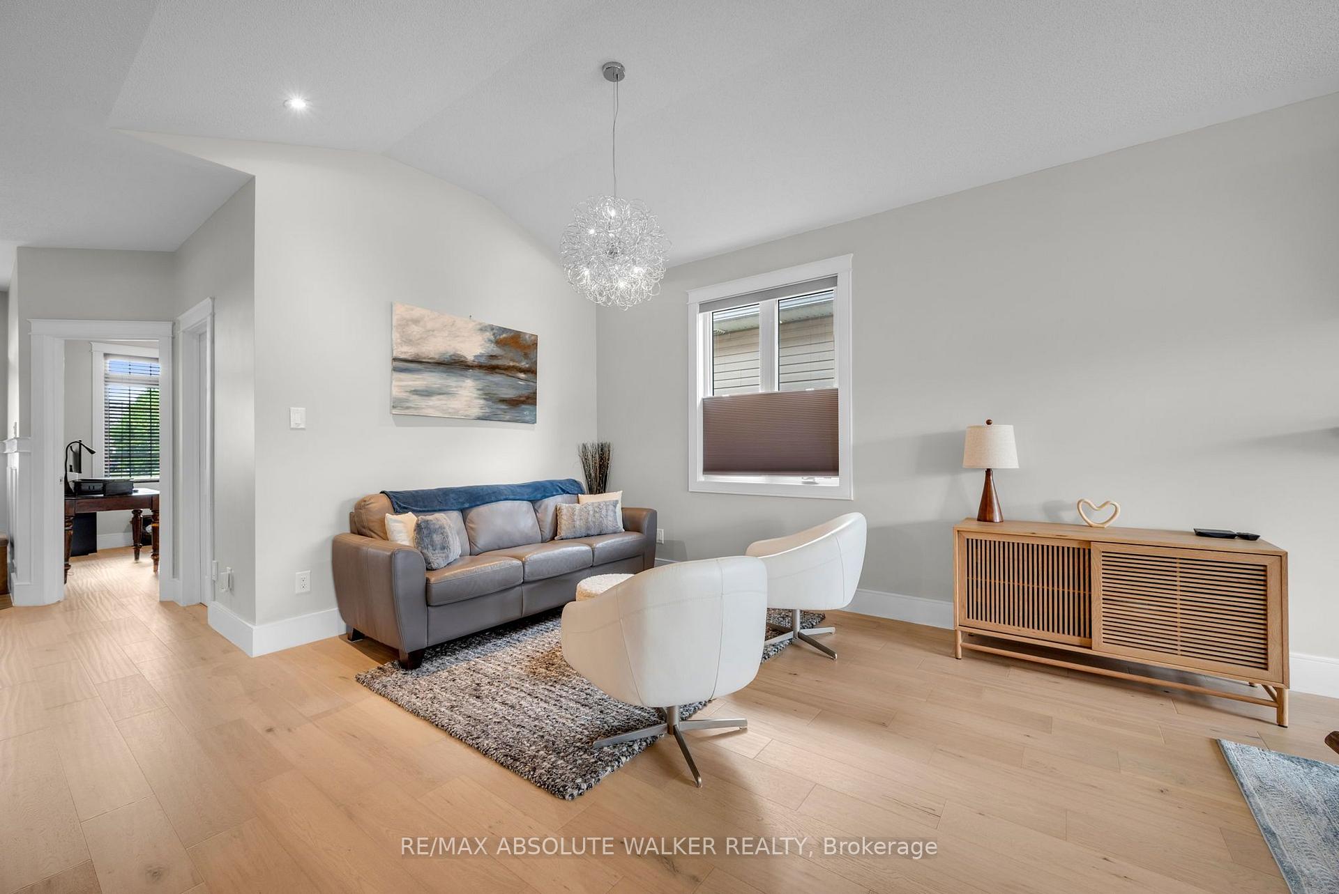 Photo 12 of 355 Nestleton Street, Ottawa, Avalon East — HOMEH