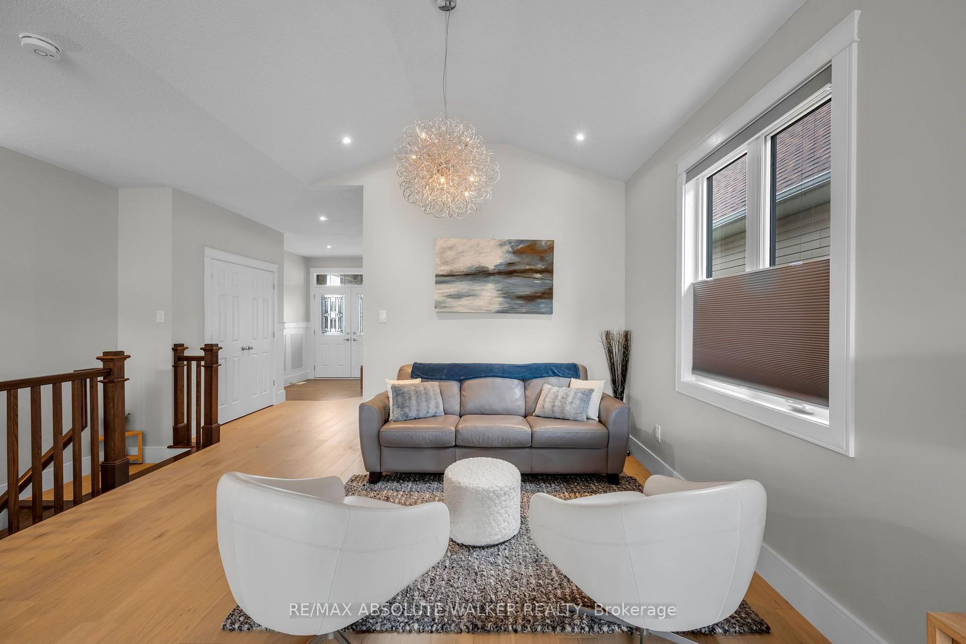 Photo 13 of 355 Nestleton Street, Ottawa, Avalon East — HOMEH
