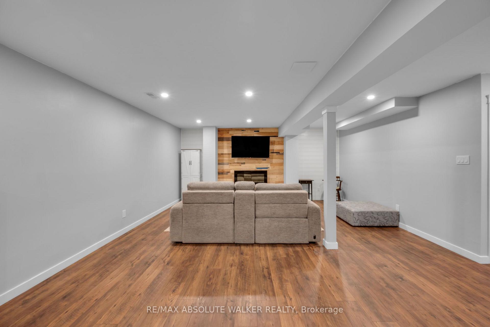 Photo 38 of 355 Nestleton Street, Ottawa, Avalon East — HOMEH