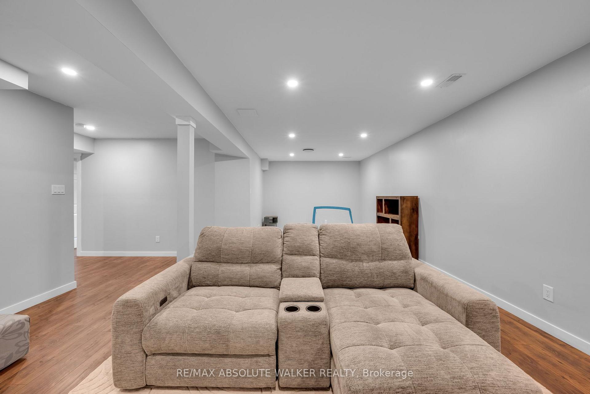 Photo 40 of 355 Nestleton Street, Ottawa, Avalon East — HOMEH