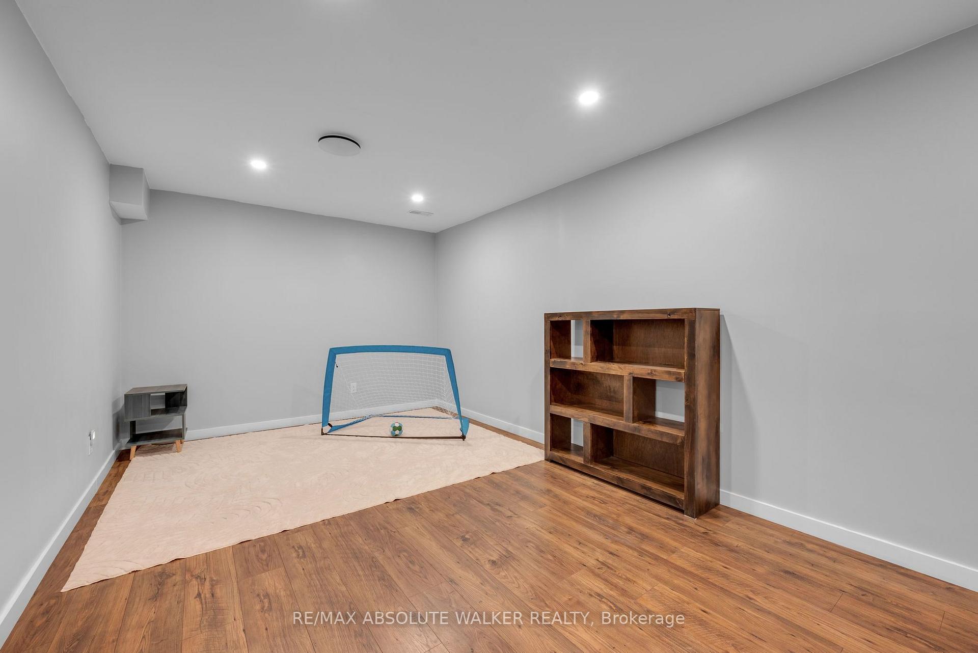 Photo 41 of 355 Nestleton Street, Ottawa, Avalon East — HOMEH