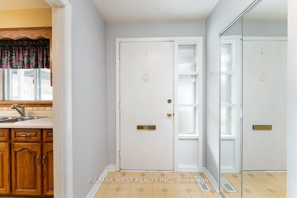 Photo 5 of 38 Albacore Crescent, Scarborough, Woburn — HOMEH