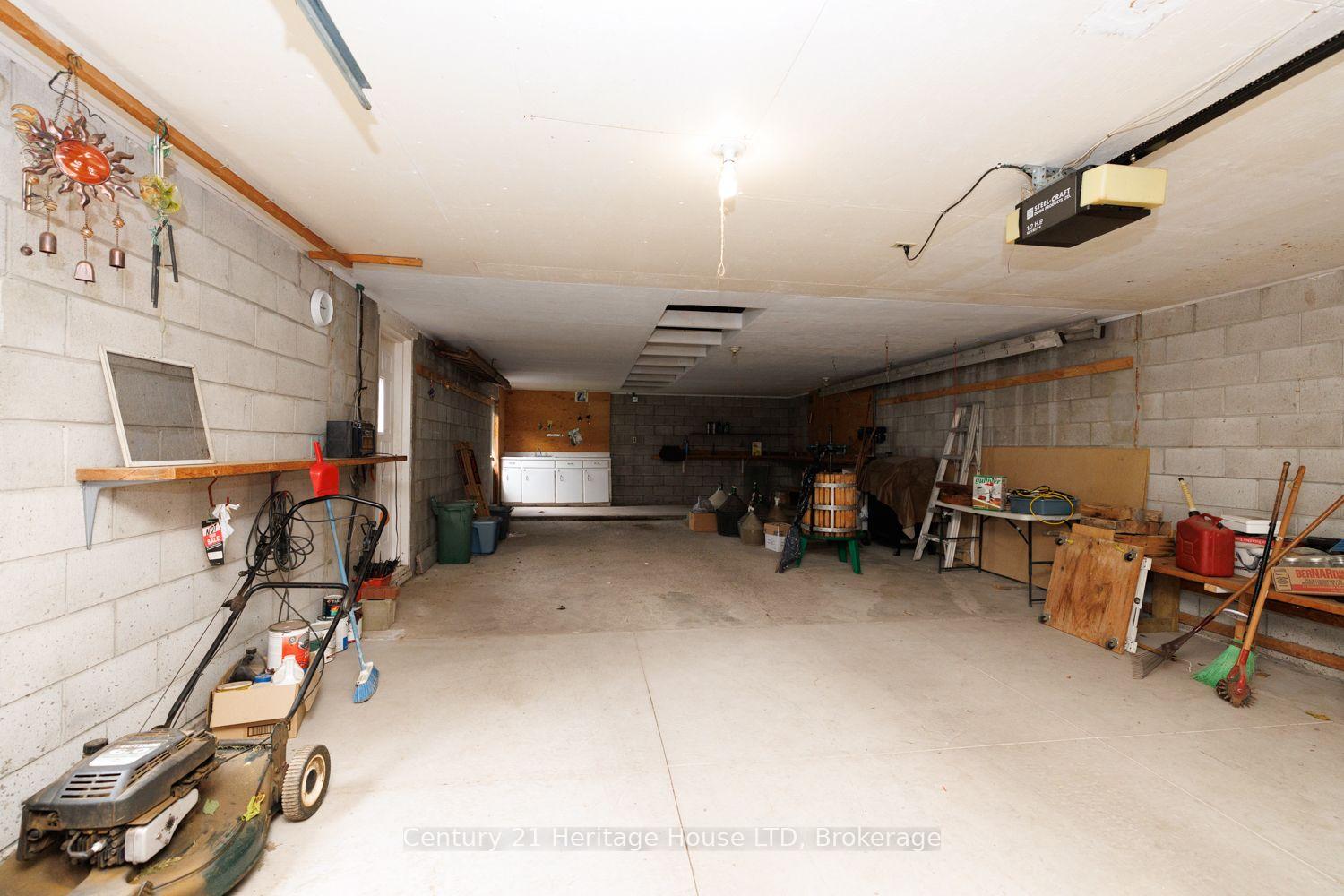 Photo 5 of 6791 Dunn Street, Niagara Falls, Dorchester — HOMEH