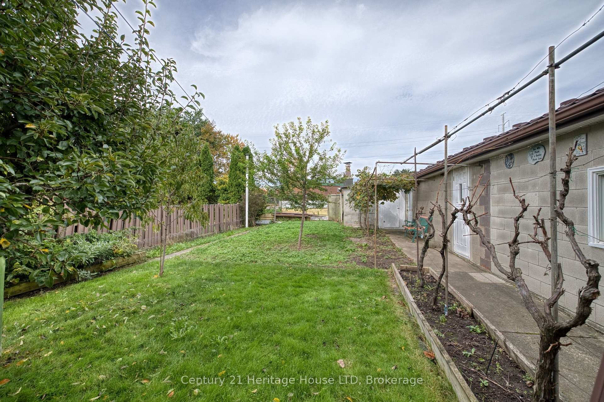 Photo 6 of 6791 Dunn Street, Niagara Falls, Dorchester — HOMEH