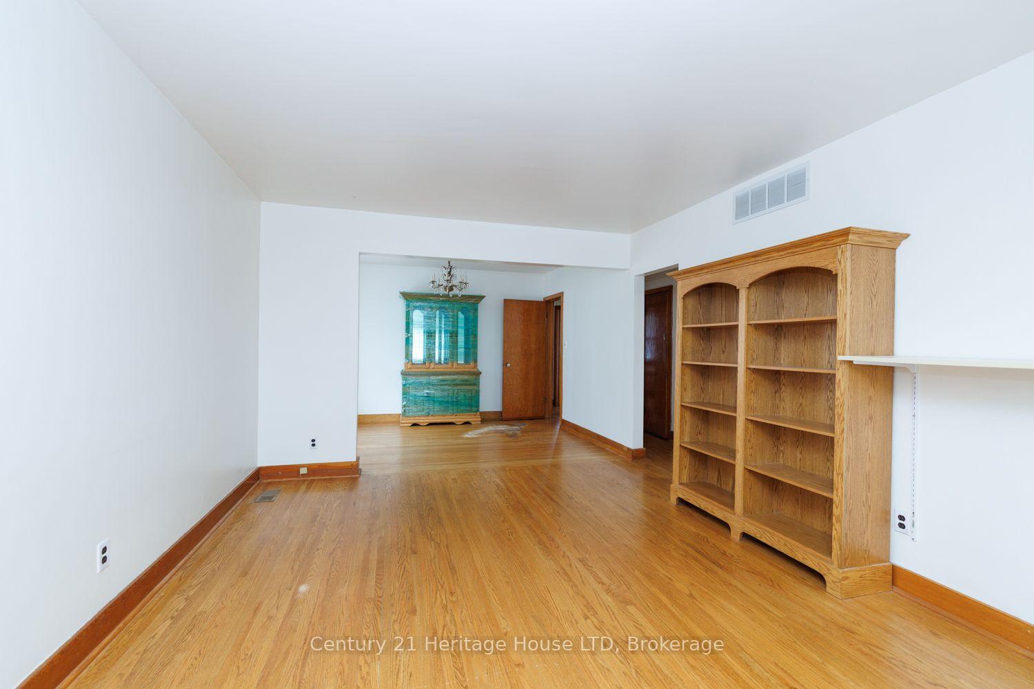Photo 11 of 6791 Dunn Street, Niagara Falls, Dorchester — HOMEH