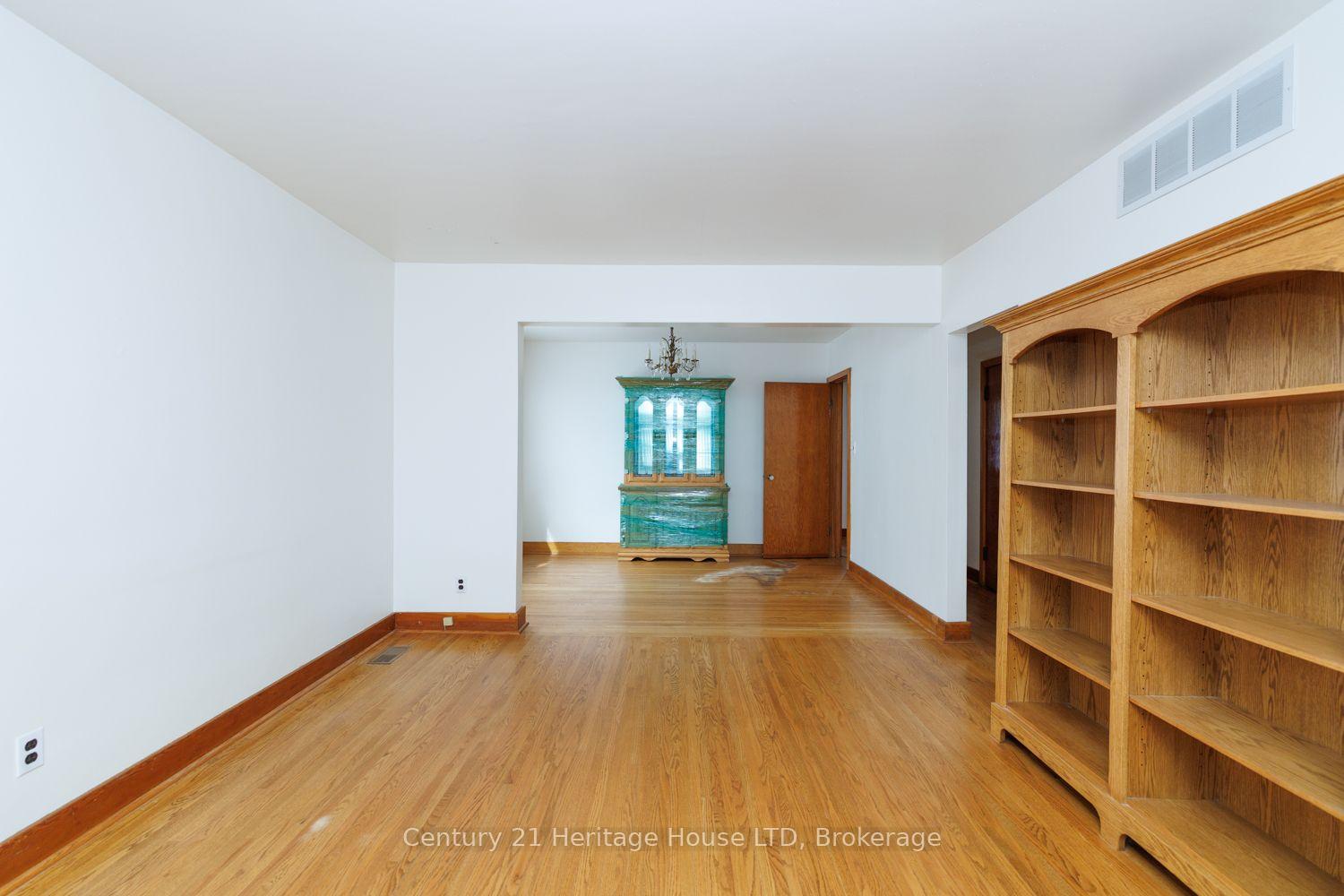Photo 12 of 6791 Dunn Street, Niagara Falls, Dorchester — HOMEH