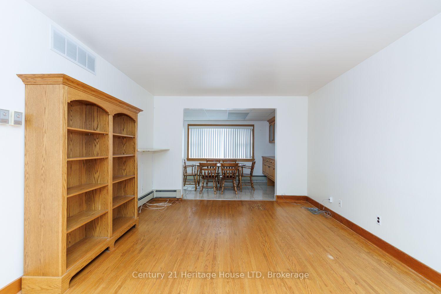 Photo 15 of 6791 Dunn Street, Niagara Falls, Dorchester — HOMEH