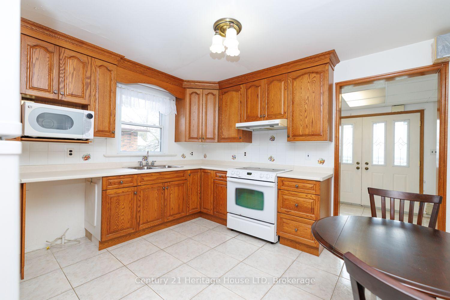 Photo 16 of 6791 Dunn Street, Niagara Falls, Dorchester — HOMEH