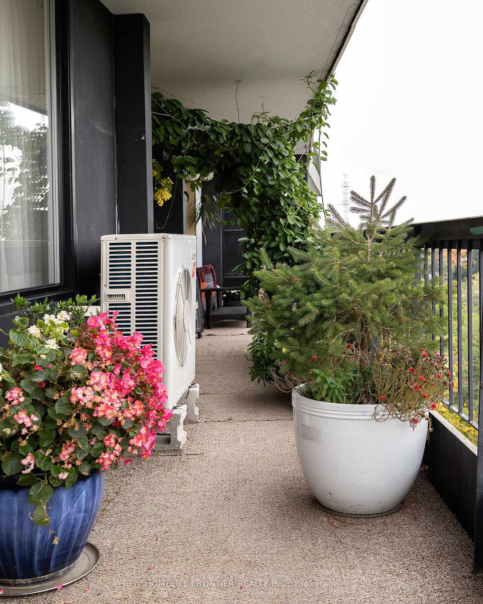 Photo 3 of Unit 706, 115 Antibes Drive, North York, Westminster-Branson — HOMEH