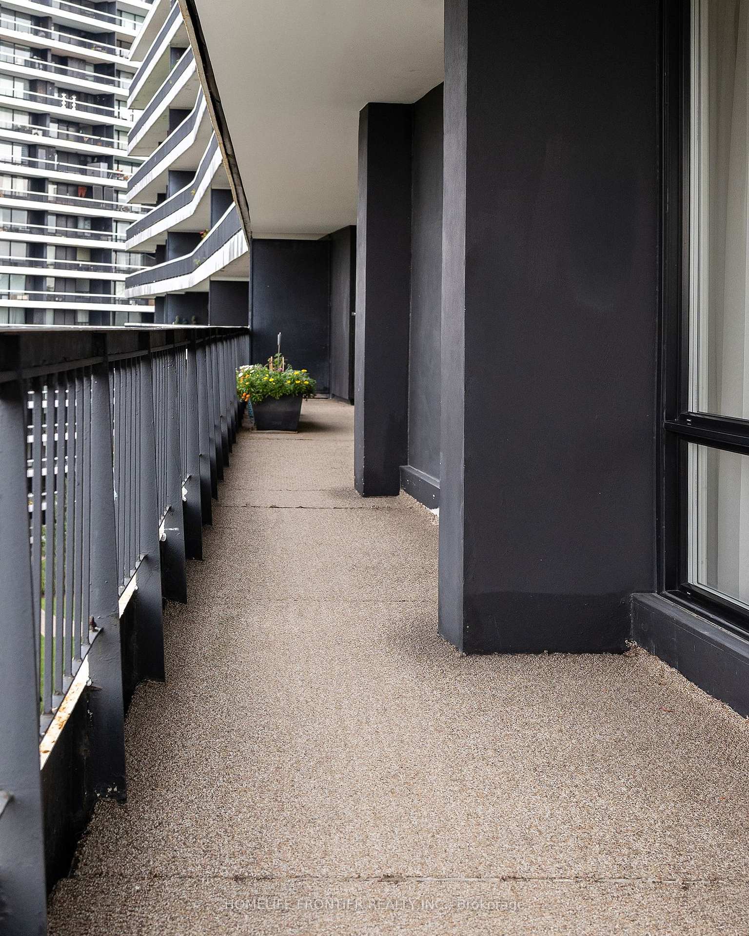 Photo 4 of Unit 706, 115 Antibes Drive, North York, Westminster-Branson — HOMEH