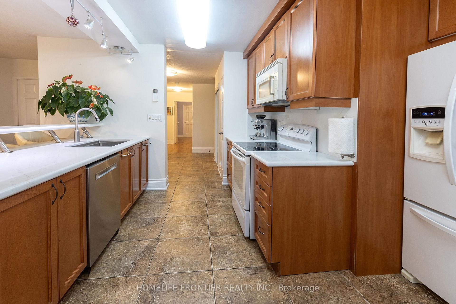 Photo 18 of Unit 706, 115 Antibes Drive, North York, Westminster-Branson — HOMEH