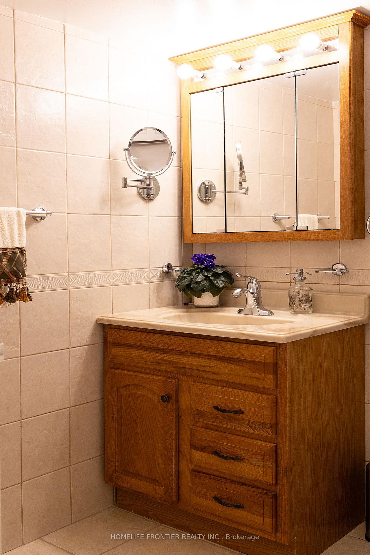 Photo 22 of Unit 706, 115 Antibes Drive, North York, Westminster-Branson — HOMEH