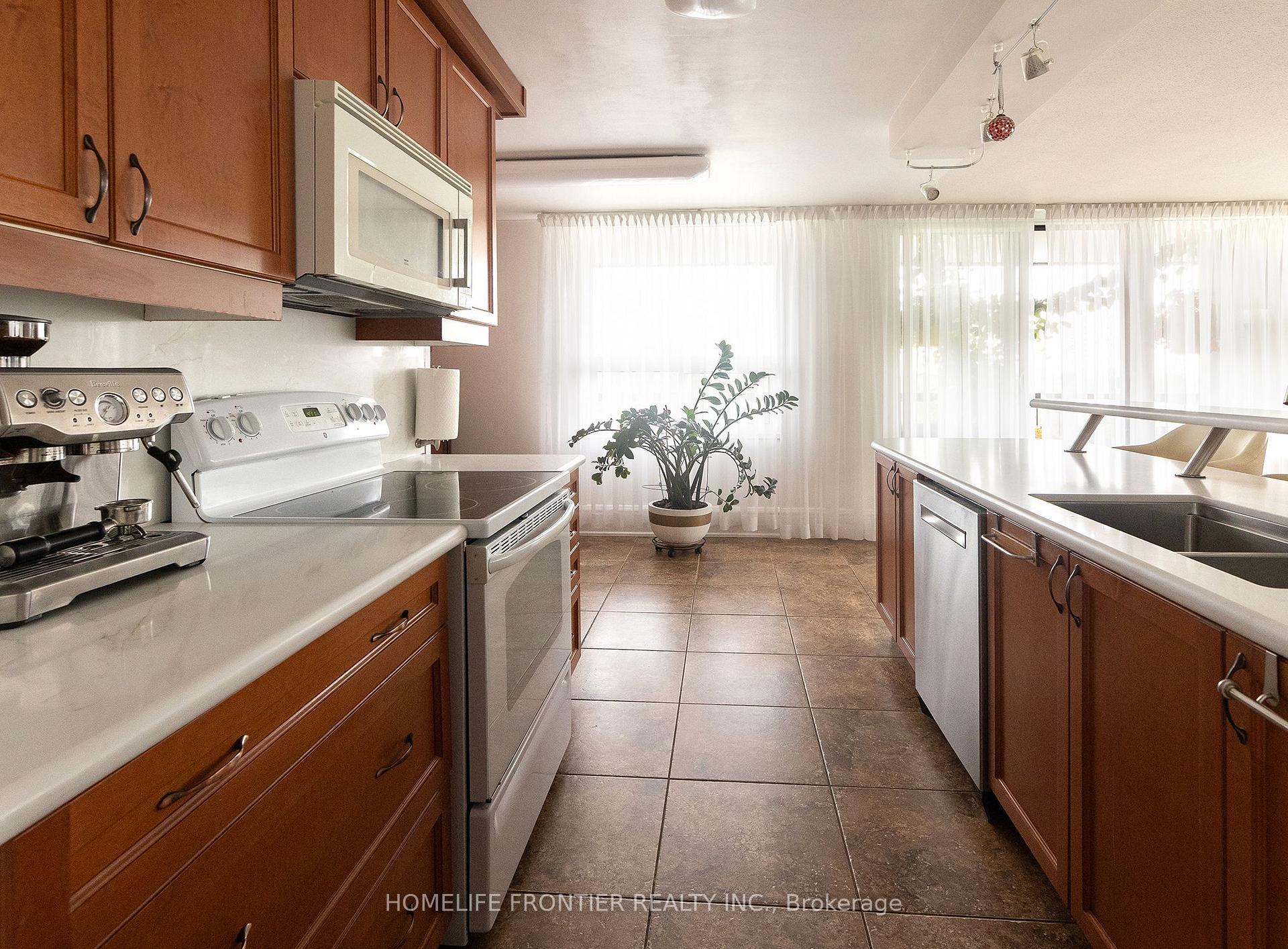 Photo 31 of Unit 706, 115 Antibes Drive, North York, Westminster-Branson — HOMEH