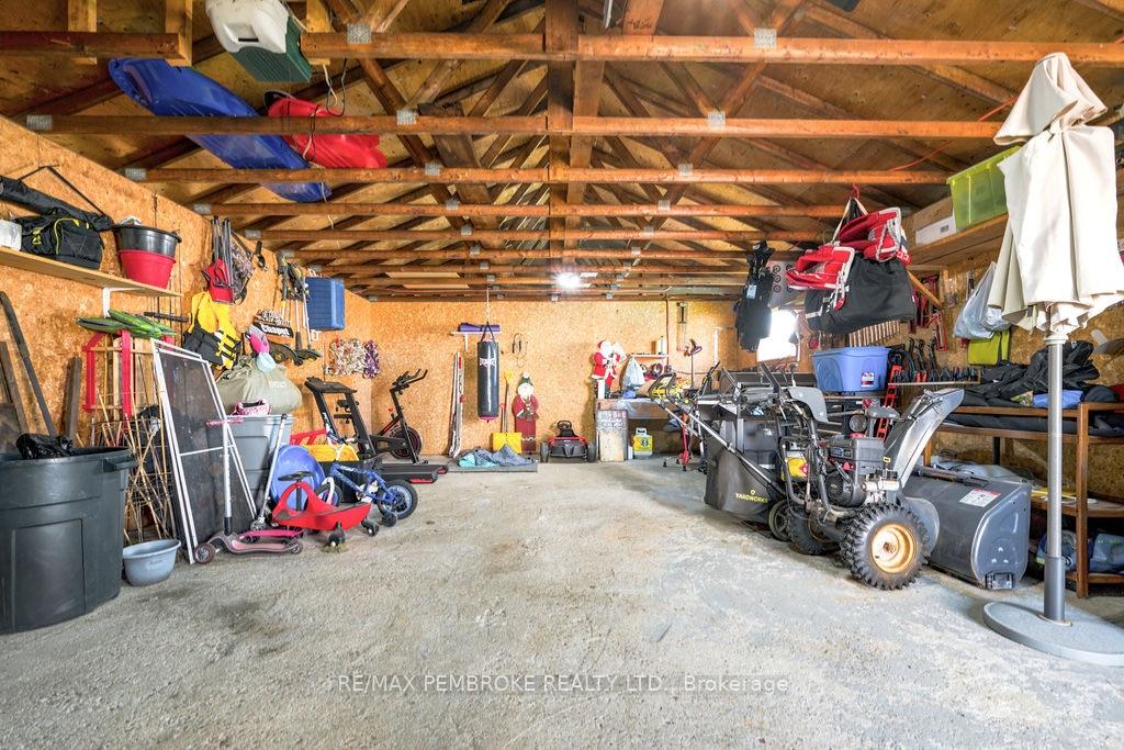 Photo 33 of 53 Doran Street, Petawawa, Petawawa — HOMEH