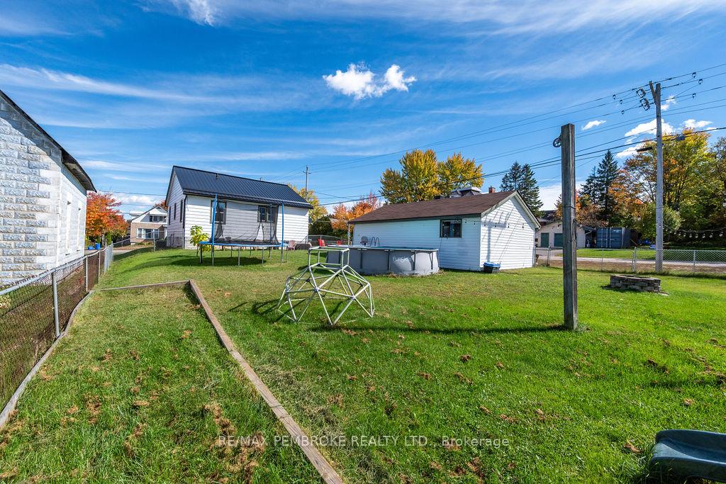 Photo 34 of 53 Doran Street, Petawawa, Petawawa — HOMEH