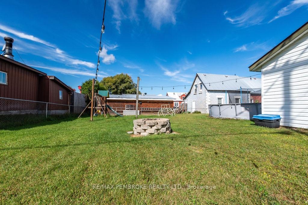 Photo 37 of 53 Doran Street, Petawawa, Petawawa — HOMEH