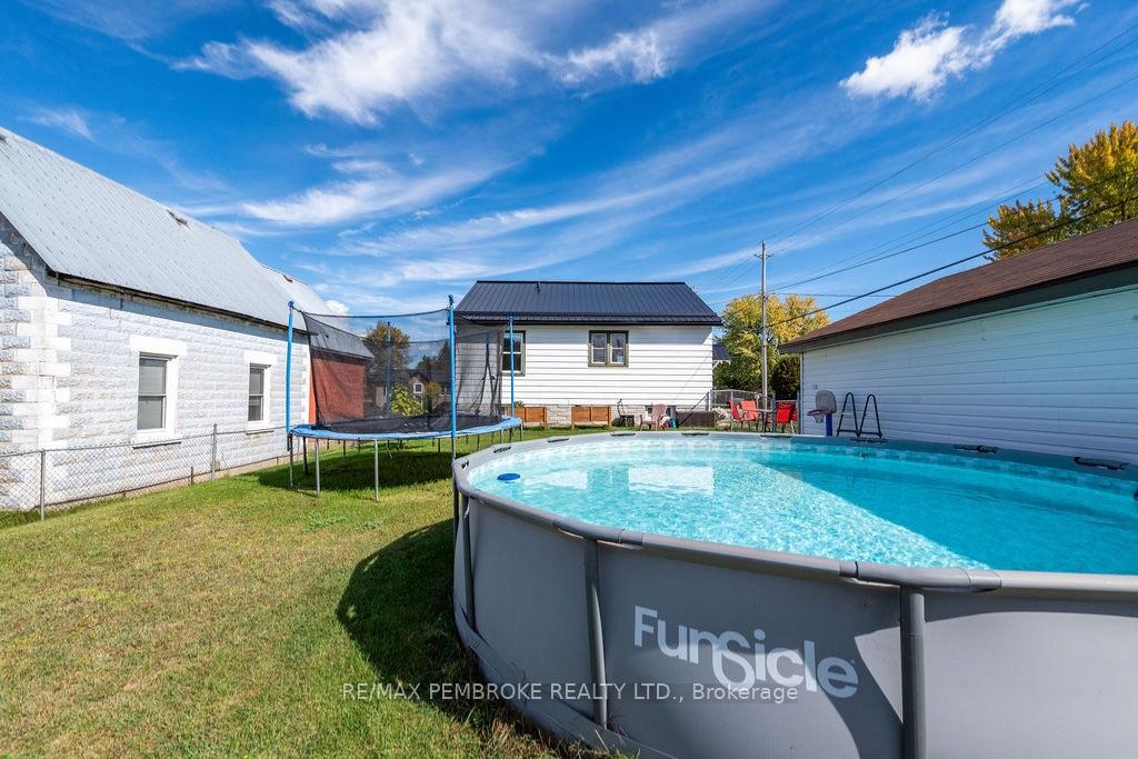 Photo 38 of 53 Doran Street, Petawawa, Petawawa — HOMEH