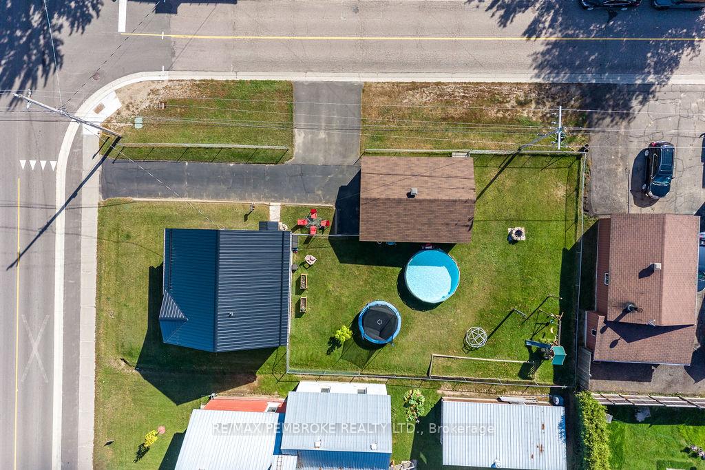 Photo 40 of 53 Doran Street, Petawawa, Petawawa — HOMEH
